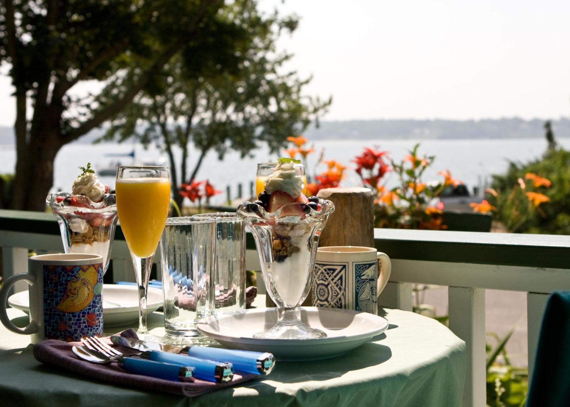 The Stirling House Waterfront Inn Greenport Exterior foto